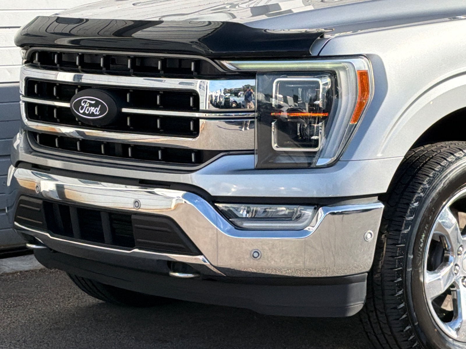 Used 2022 Ford F150 Lariat w/ Equipment Group 502A High AWD/4WD image 2