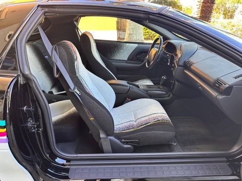 Used 1993 Chevrolet Camaro Z28 RWD image 24