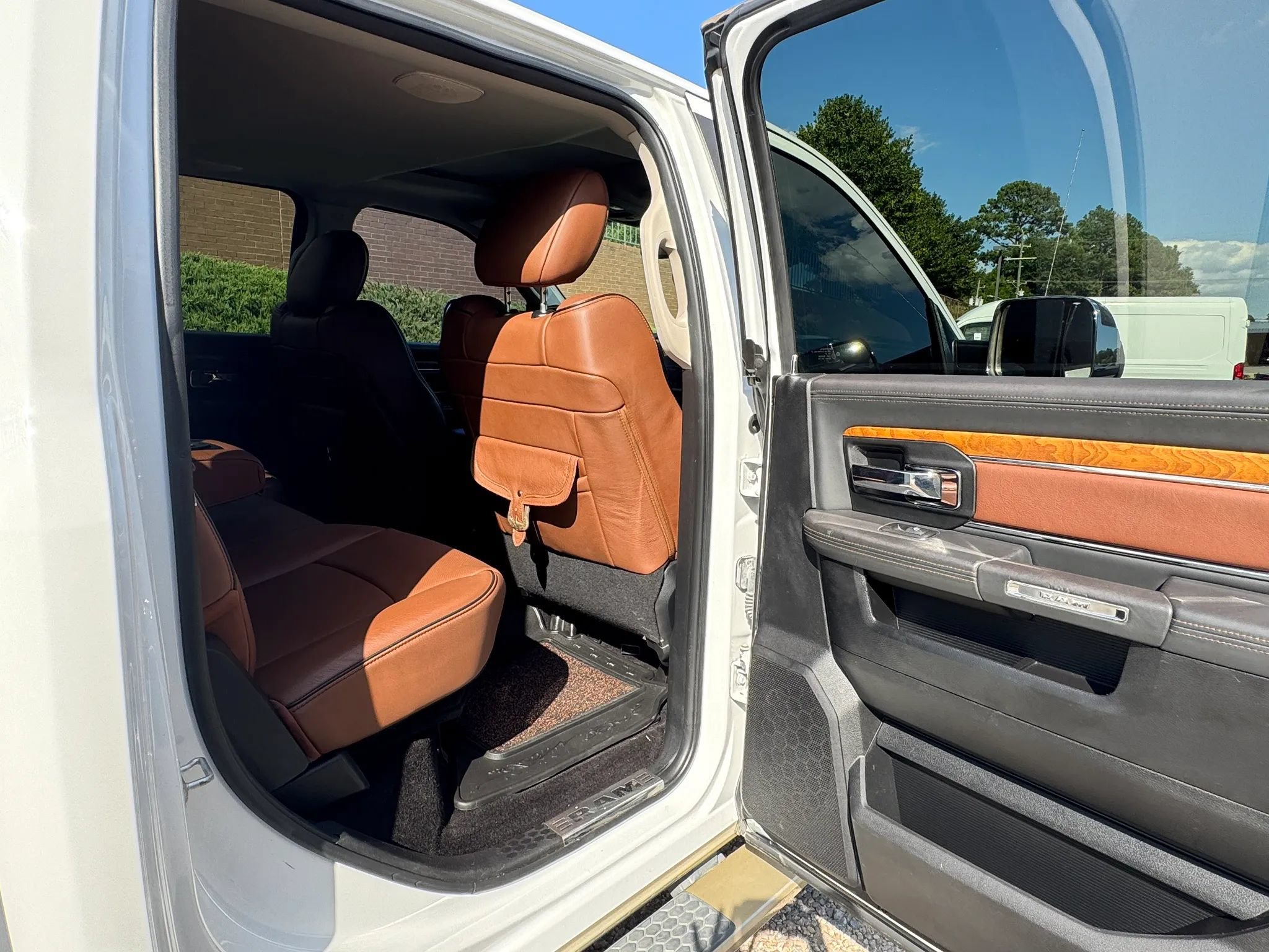 Used 2015 RAM 3500 Laramie Longhorn AWD/4WD image 61