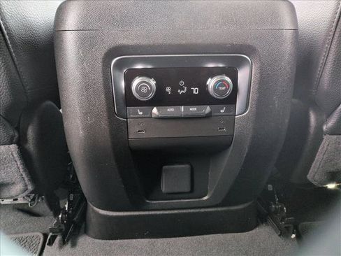 Used 2025 GMC Yukon Denali image 17