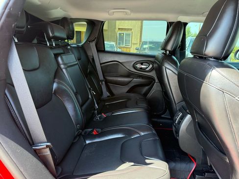 Used 2019 Jeep Cherokee Trailhawk w/ Trailer Tow Group image 23