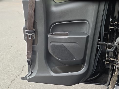 Used 2022 Chevrolet Colorado LT w/ Fleet Safety Package RWD image 26