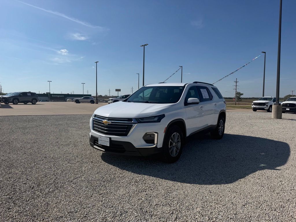 Used 2023 Chevrolet Traverse LT FWD image 7
