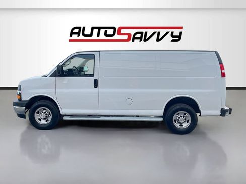 Used 2023 Chevrolet Express 2500 w/ Driver Convenience Package RWD image 4