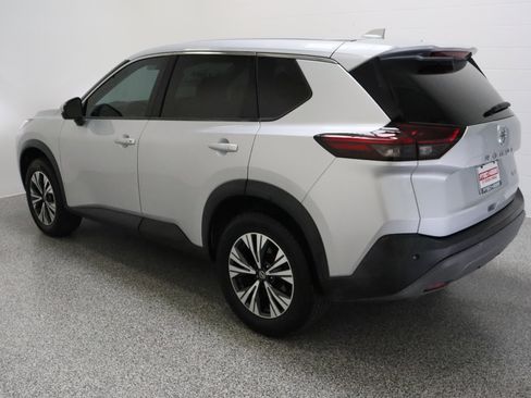 Used 2021 Nissan Rogue SV image 9