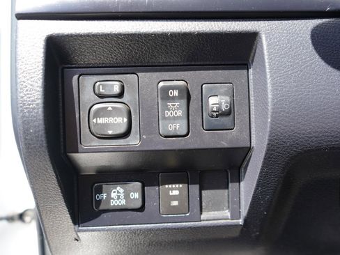 Used 2017 Toyota Tundra SR image 14