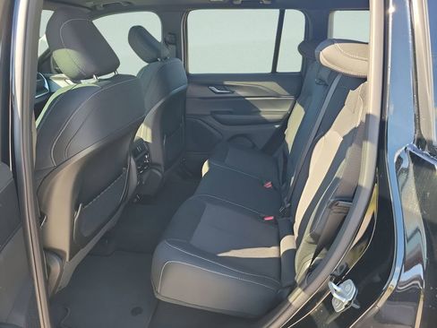 New 2025 Jeep Grand Cherokee Laredo X image 23