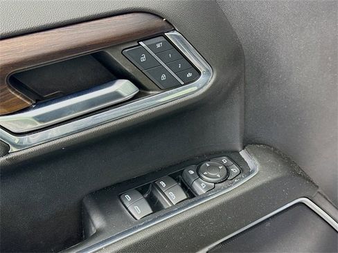 Used 2024 GMC Sierra 1500 SLT image 19