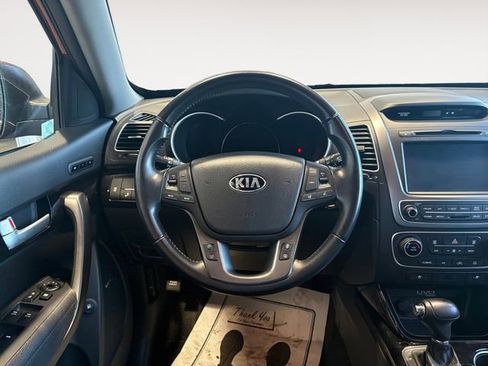 Used 2015 Kia Sorento SX image 10
