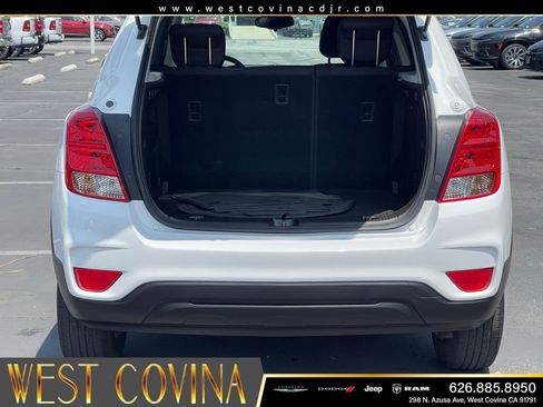 Used 2022 Chevrolet Trax LS w/ Tint and Cruise Package FWD image 10