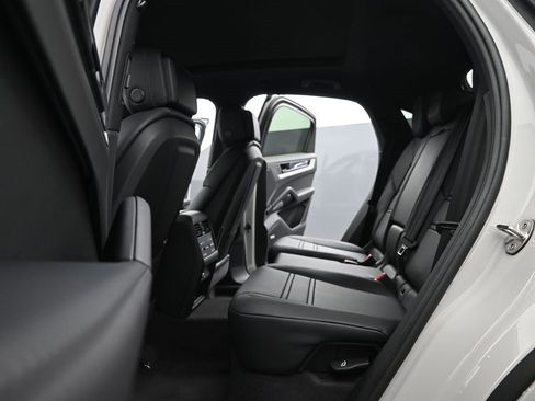 New 2025 Porsche Cayenne Coupe image 26