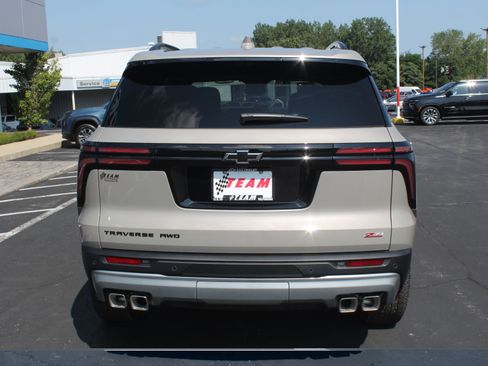 New 2027 Chevrolet Traverse Z71 w/ Enhanced Driving Package AWD/4WD image 4
