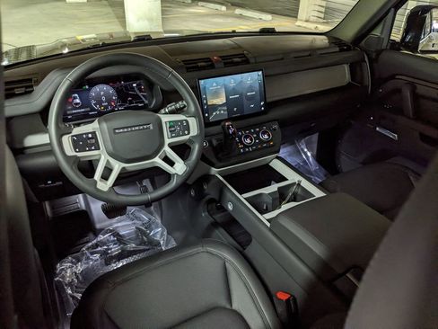 Used 2025 Land Rover Defender 110 S AWD/4WD image 12