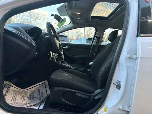 Used 2018 Ford Focus SEL image 18