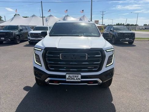 New 2026 GMC Yukon XL AT4 w/ AT4 Premium Package AWD/4WD image 9
