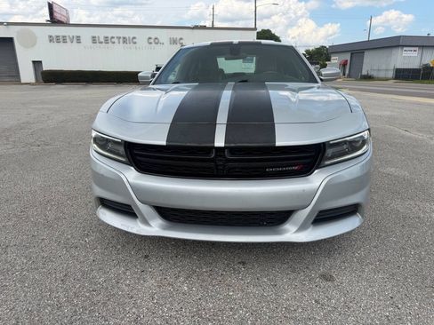 Used 2019 Dodge Charger SXT w/ Leather Interior Group RWD image 3