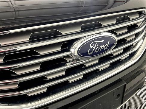 Used 2024 Ford Edge Titanium image 38