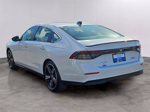 Used 2025 Honda Accord Sport image 6