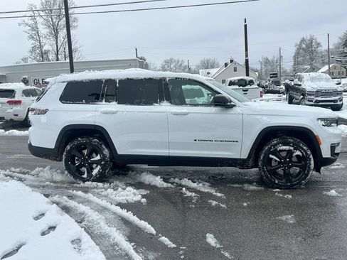 New 2025 Jeep Grand Cherokee L Limited w/ Black Appearance Package image 5
