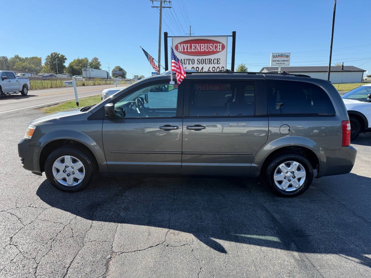 Used 2010 Dodge Grand Caravan SE FWD image 1