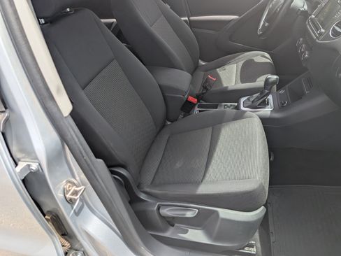 Used 2018 Volkswagen Tiguan Limited w/ Premium Package FWD image 20