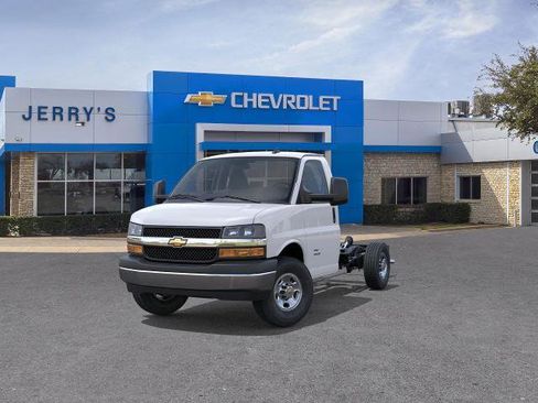 New 2025 Chevrolet Express 3500 w/ Power Convenience Package image 17