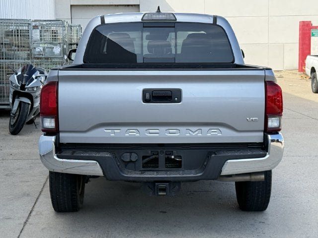 Used 2018 Toyota Tacoma SR5 RWD image 5