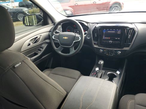 Used 2020 Chevrolet Traverse LS image 12