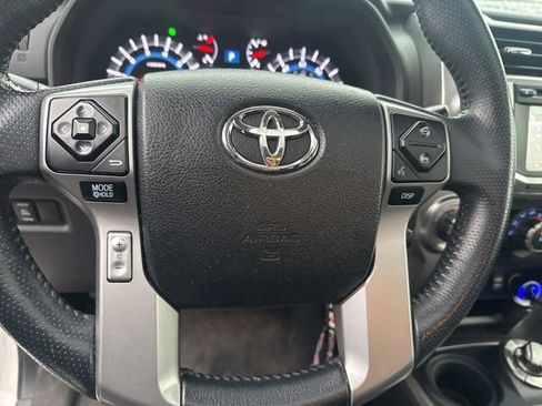 Used 2016 Toyota 4Runner SR5 Premium image 12