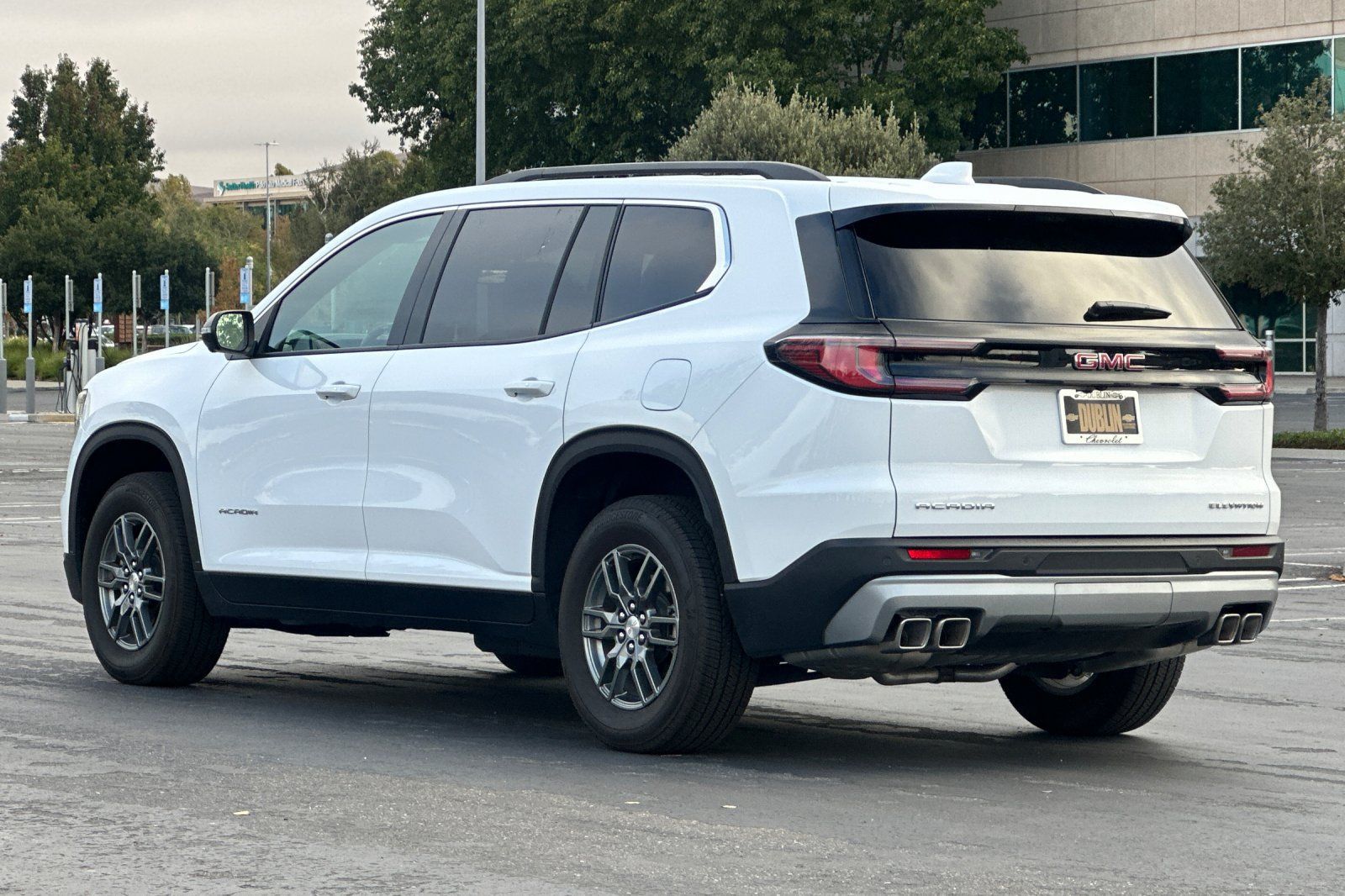 Used 2026 GMC Acadia Elevation FWD image 6