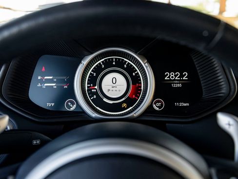 Used 2021 Aston Martin DB11 Volante image 7