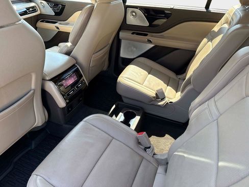 Used 2022 Lincoln Aviator Reserve w/ Equipment Group 201A image 14