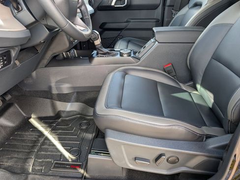 New 2026 Ford Bronco Outer Banks image 14