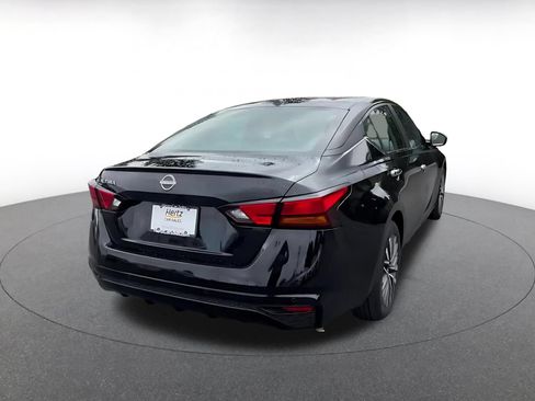 Used 2025 Nissan Altima 2.5 SV FWD image 14
