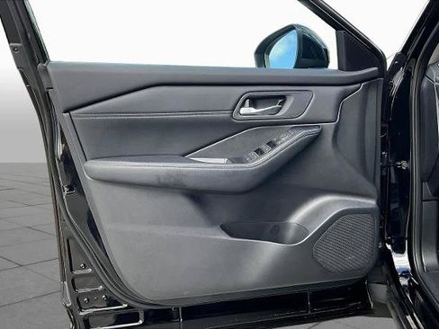 Certified 2024 Nissan Rogue SL FWD image 21