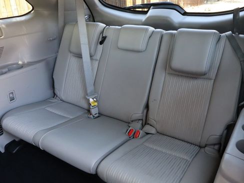 Used 2018 Toyota Highlander Plus AWD/4WD image 21
