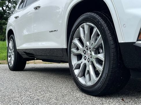 Used 2025 GMC Acadia Denali w/ Super Cruise Package AWD/4WD image 9