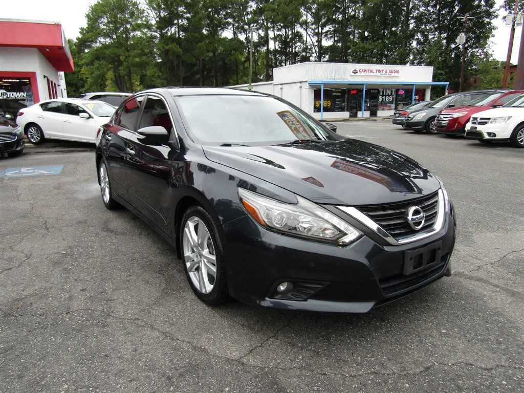 Used 2017 Nissan Altima 3.5 SL w/ 3.5SL Technology Package FWD image 9