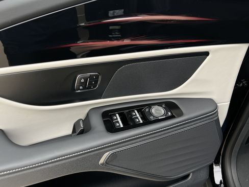 New 2025 Lincoln Nautilus Premier image 30