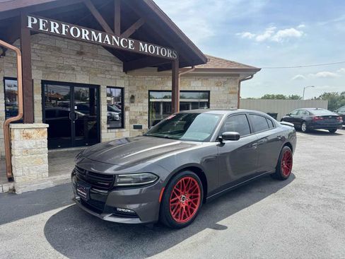 Used 2018 Dodge Charger R/T image 1