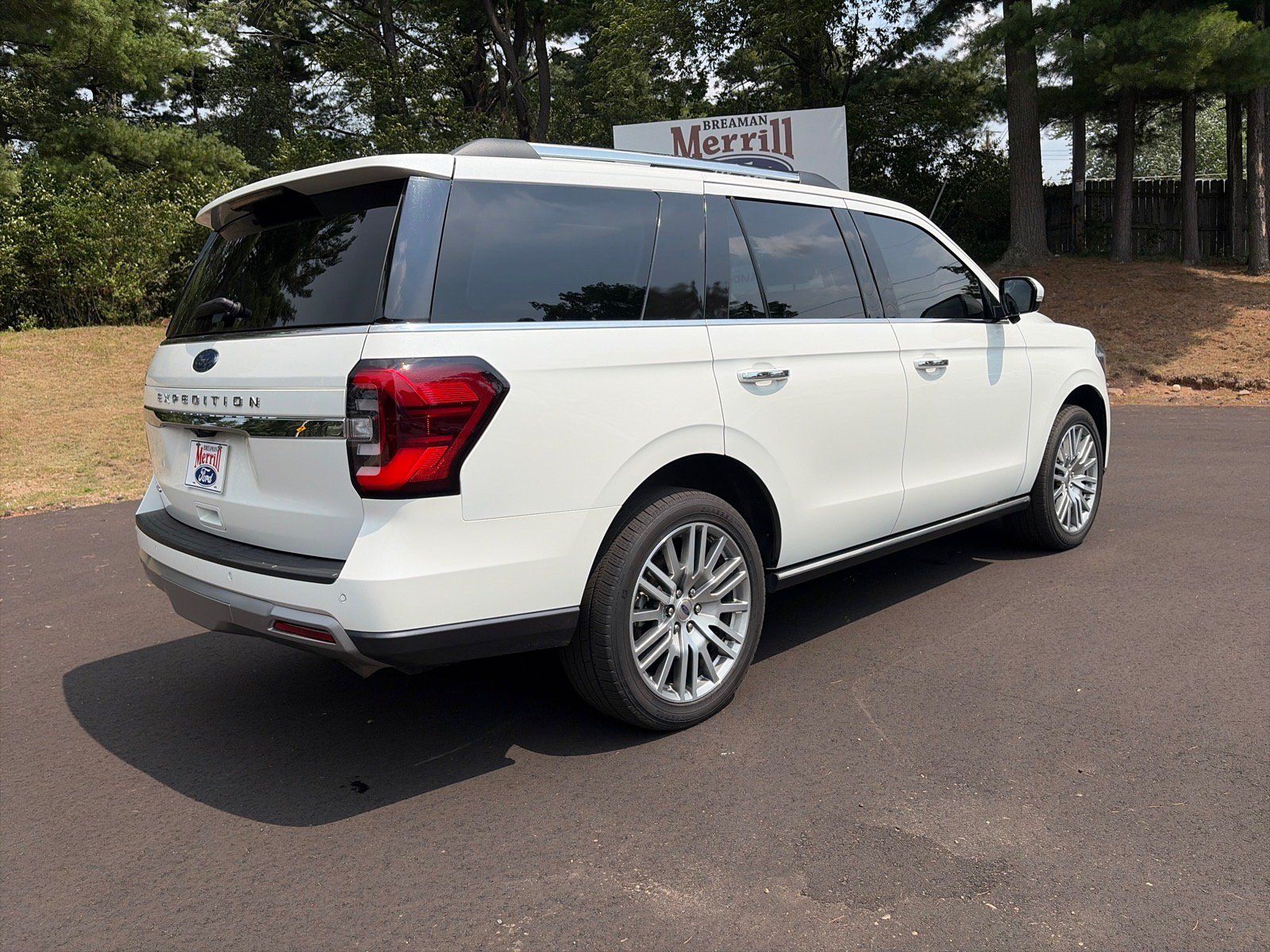 Used 2023 Ford Expedition Limited AWD/4WD image 6