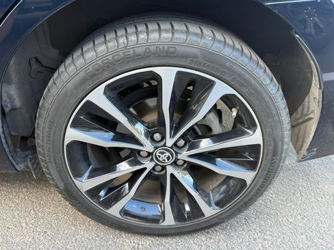 Used 2019 Toyota Corolla SE w/ Carpet Mat Package (TMS) FWD image 6