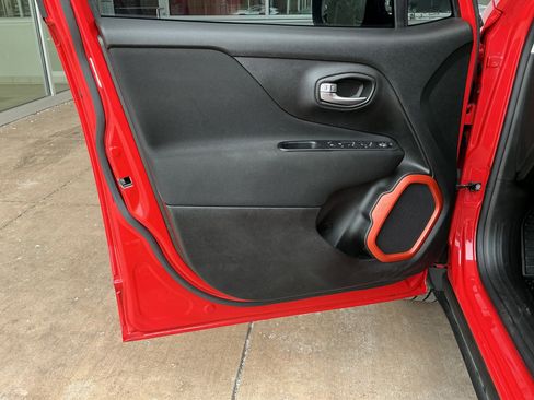 Used 2018 Jeep Renegade Sport w/ Power & Air Group image 14