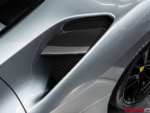 Used 2018 Ferrari 488 GTB image 16