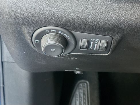 Used 2022 Jeep Compass Latitude AWD/4WD image 17