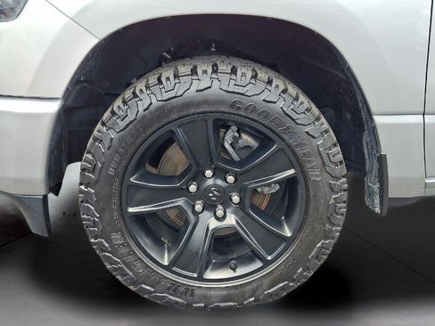 Used 2022 RAM 1500 Big Horn AWD/4WD image 9