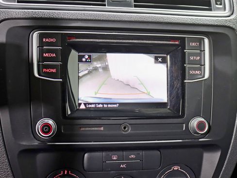 Used 2017 Volkswagen Jetta S image 18