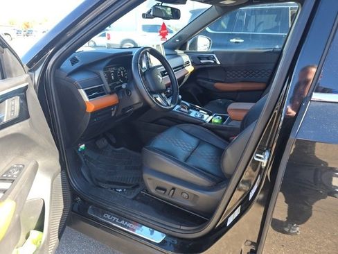 Used 2023 Mitsubishi Outlander SEL 40th Anniversary image 4