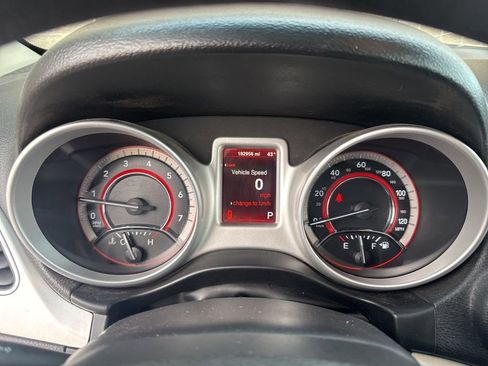 Used 2014 Dodge Journey SXT w/ Flexible Seating Group image 19