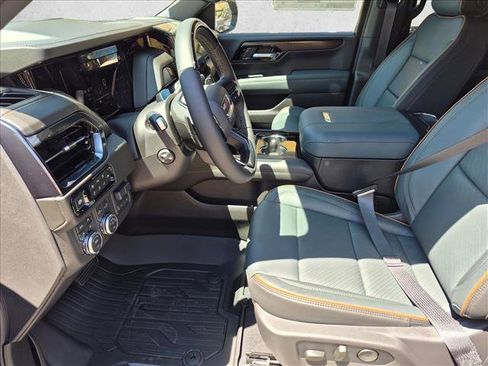 New 2026 GMC Yukon XL AT4 w/ AT4 Premium Plus Package AWD/4WD image 4